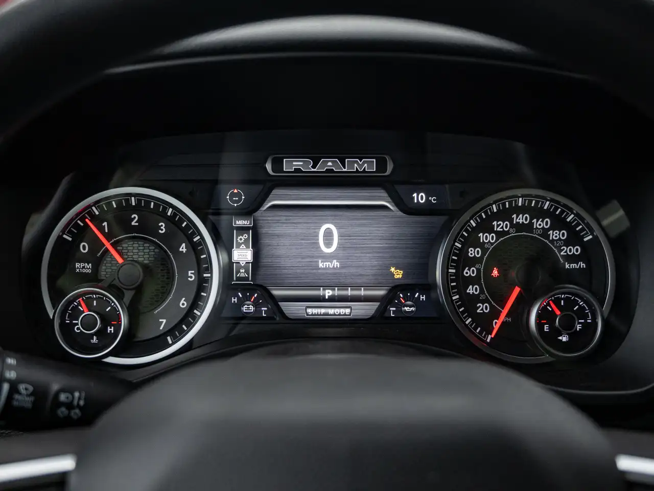 RAM 1500 снимка RAM 1500