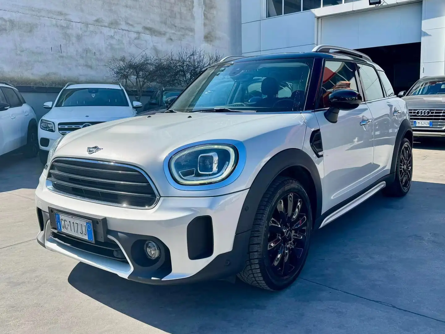 MINI Cooper D Countryman 2.0 Cooper D auto FULL Stříbrná - 1