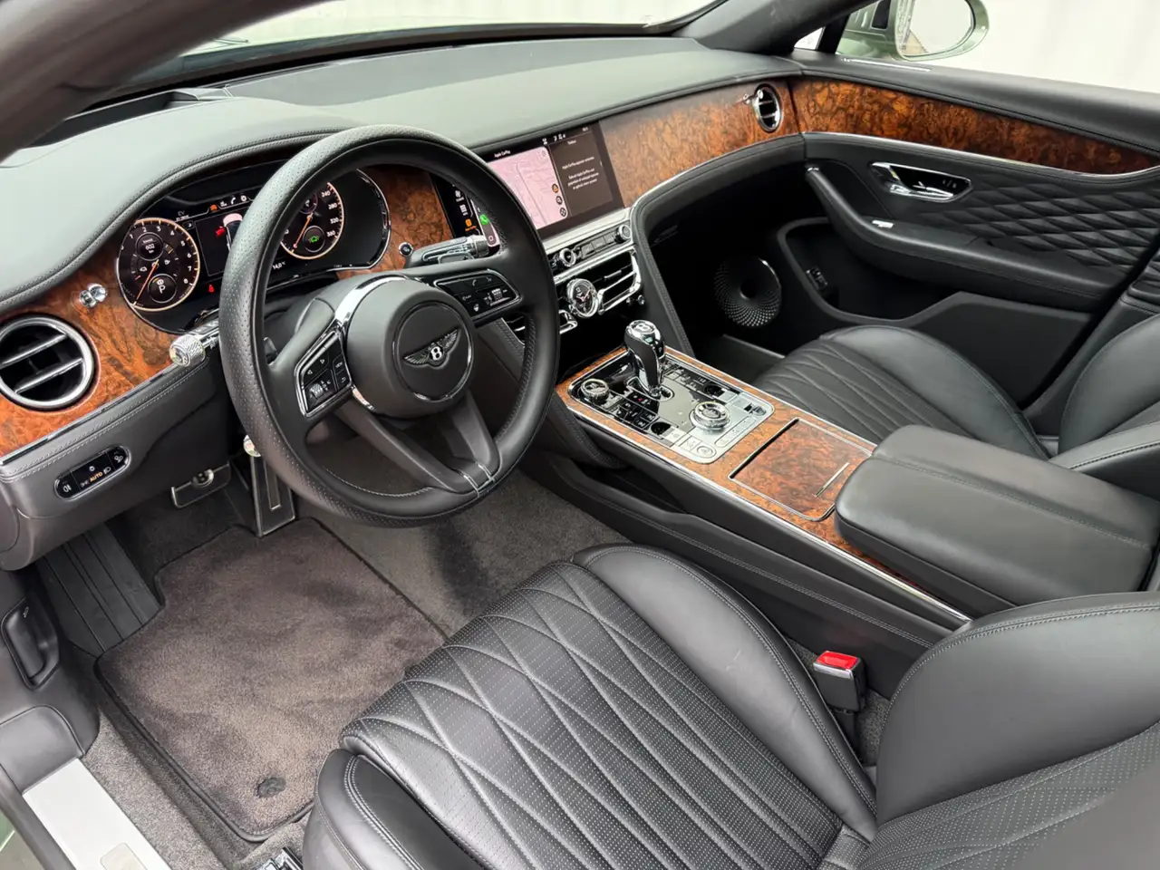 Bentley Flying Spur 2022 — фото 29