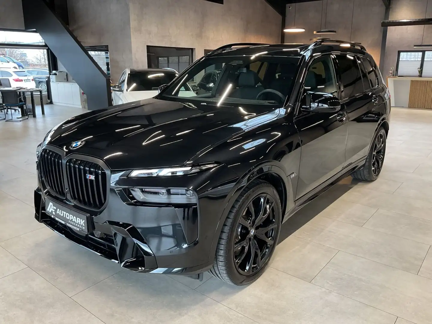 BMW X7 M60 i AHK B&W Massage Sky Lounge Standh. 360° Noir - 1