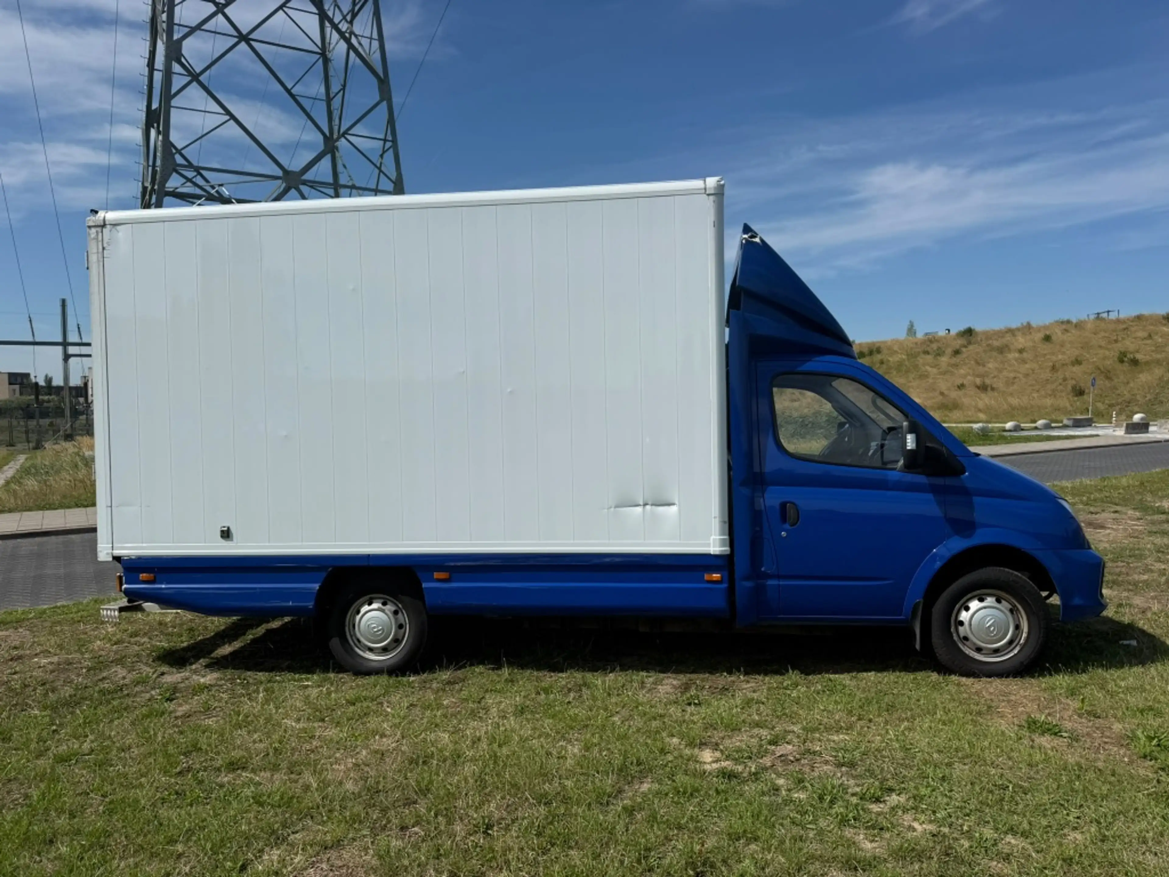 Maxus EV80 EV80 LWB H3 — photo 5