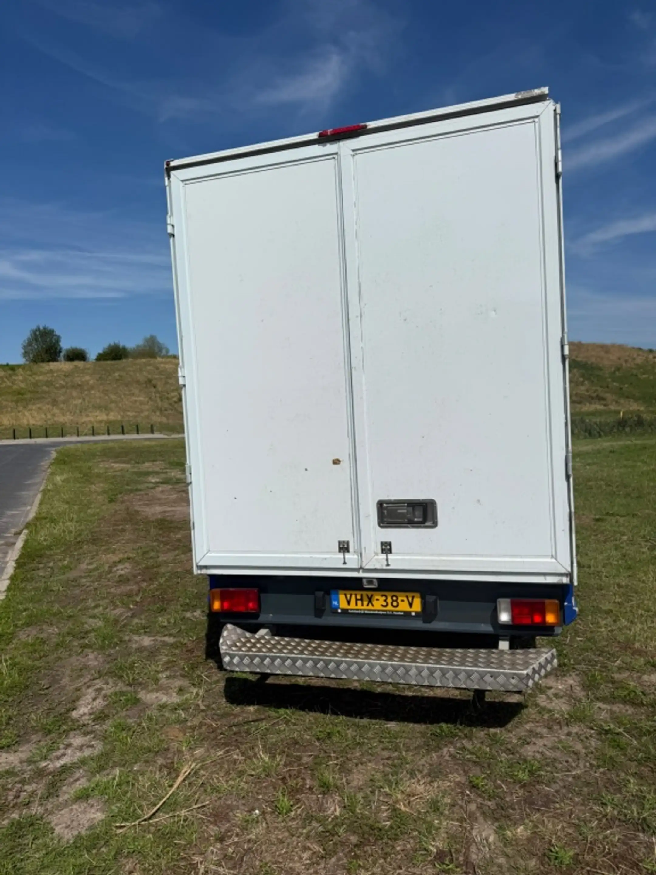 Maxus EV80 EV80 LWB H3 — photo 8