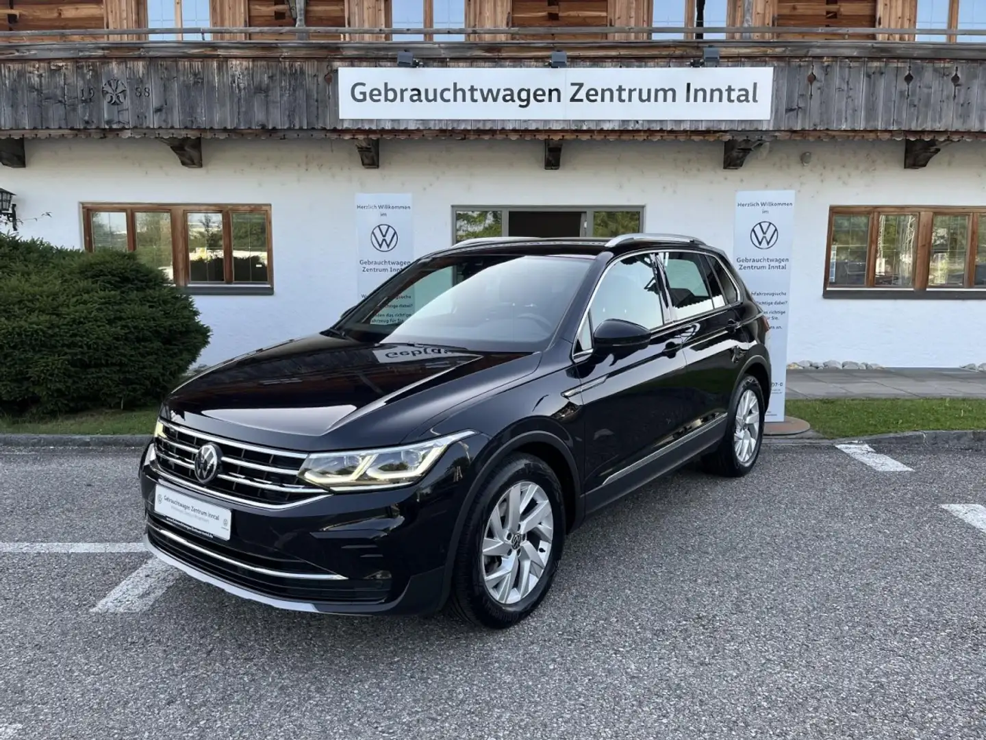 Volkswagen Tiguan 1,5 TSI DSG Elegance First Edition (Navi+IQLight) Schwarz - 2