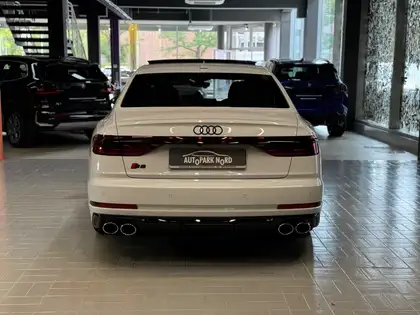 Annonce voiture d'occasion Audi S8 - CARADIZE