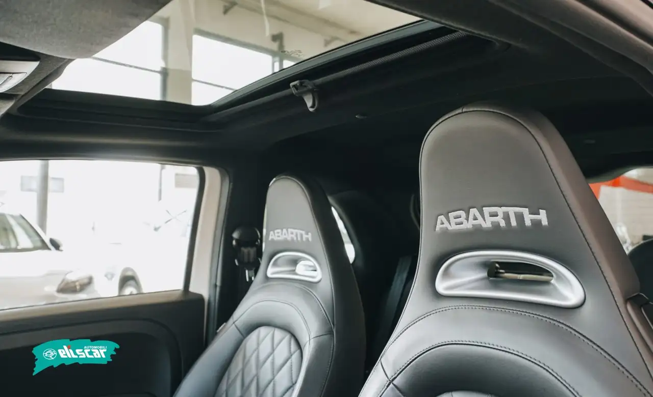 Abarth 595 2021 — фото 15