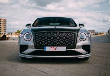 New Flying Spur V8 PHEV Mulliner