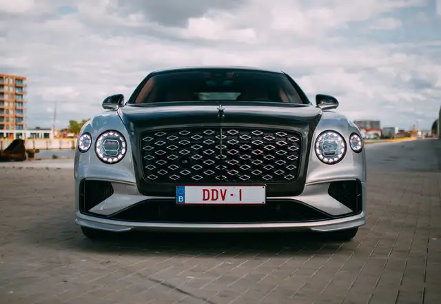 Bentley Flying Spur New Flying Spur V8 PHEV Mulliner