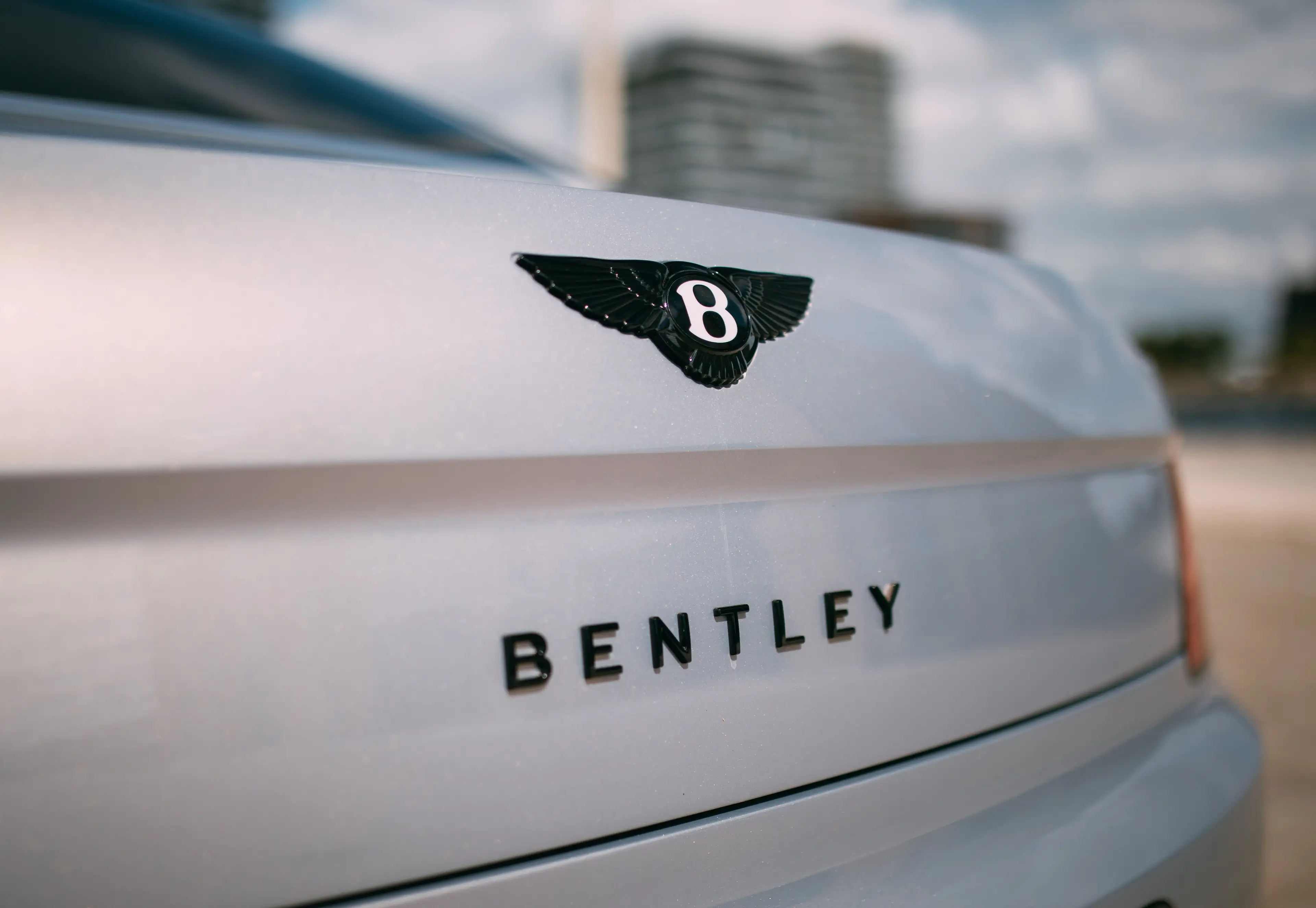 Bentley Flying Spur New Flying Spur V8 PHEV Mulliner — photo 12