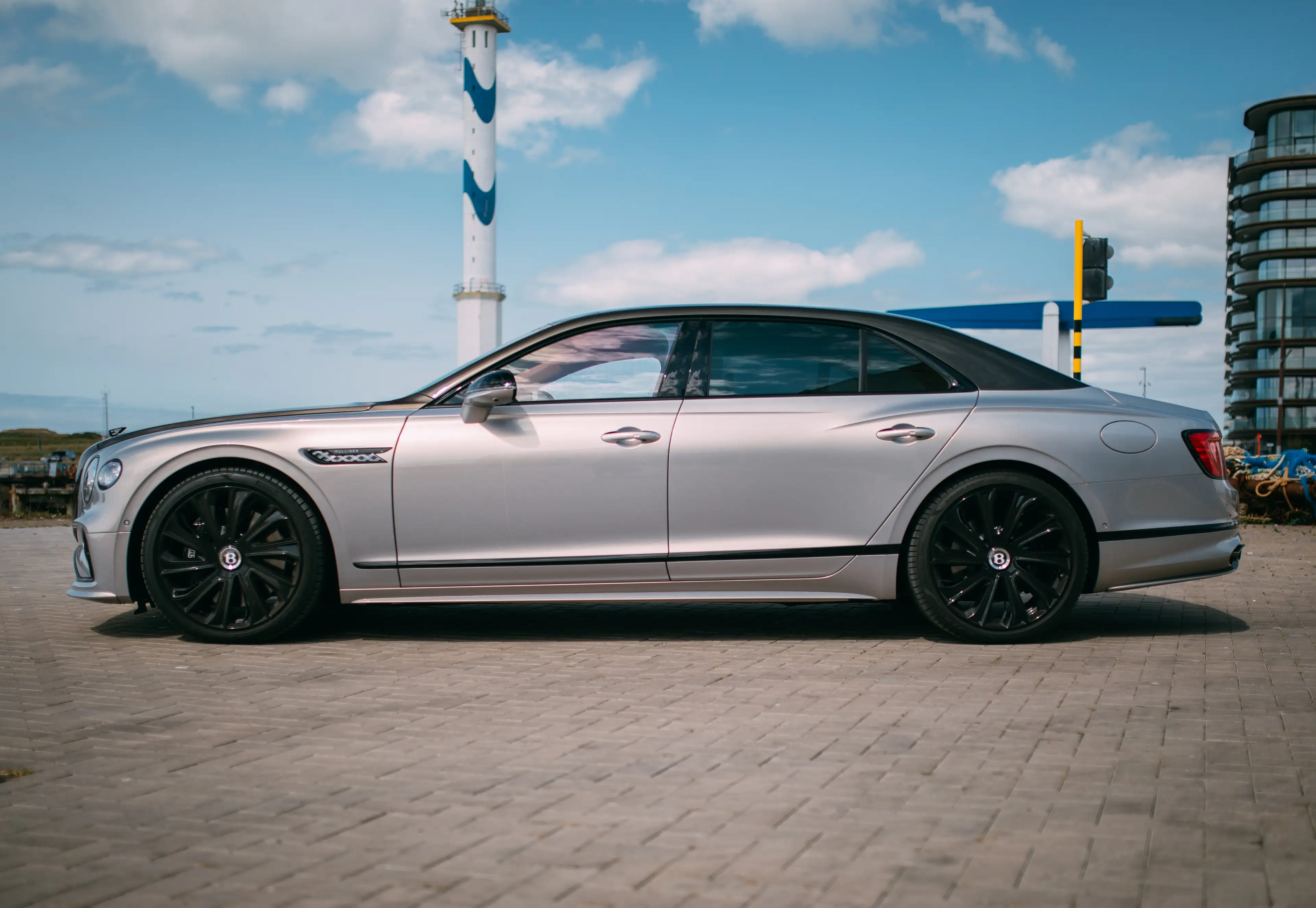 Bentley Flying Spur New Flying Spur V8 PHEV Mulliner — photo 8