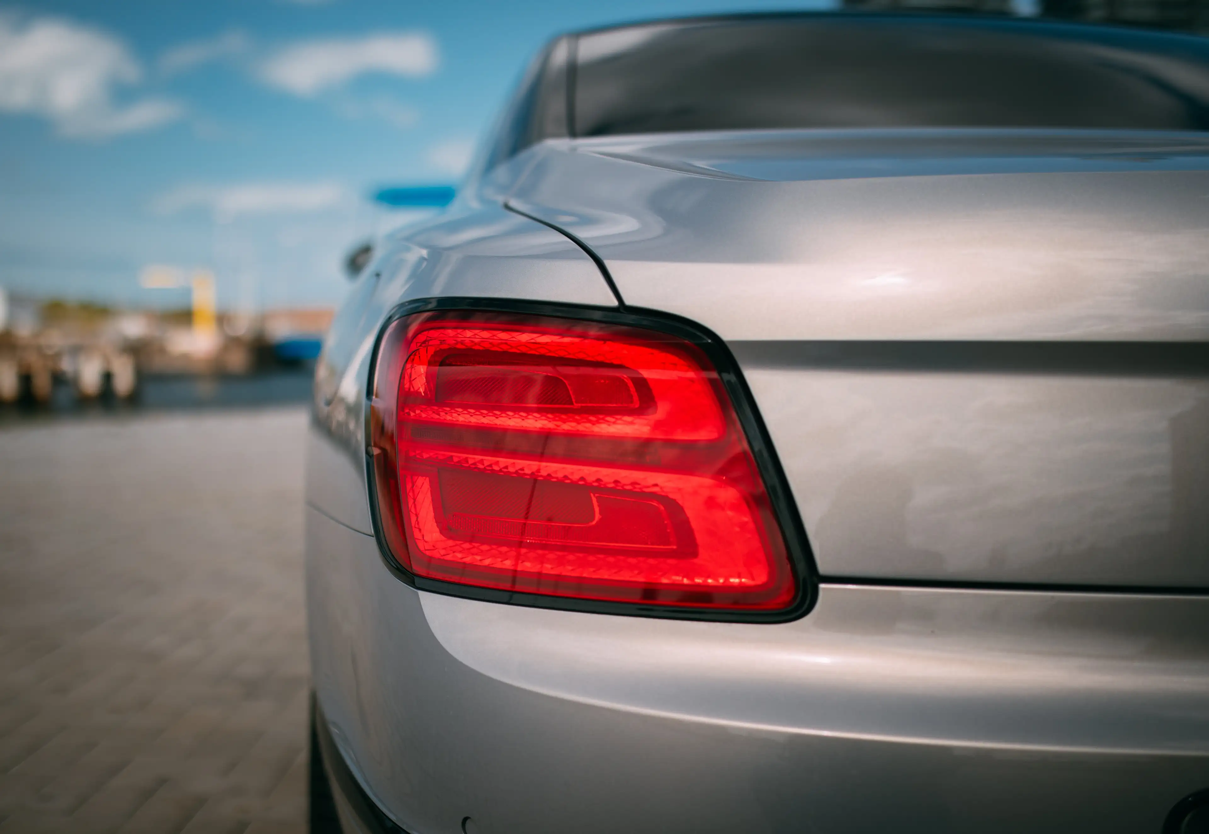 Bentley Flying Spur New Flying Spur V8 PHEV Mulliner — photo 13