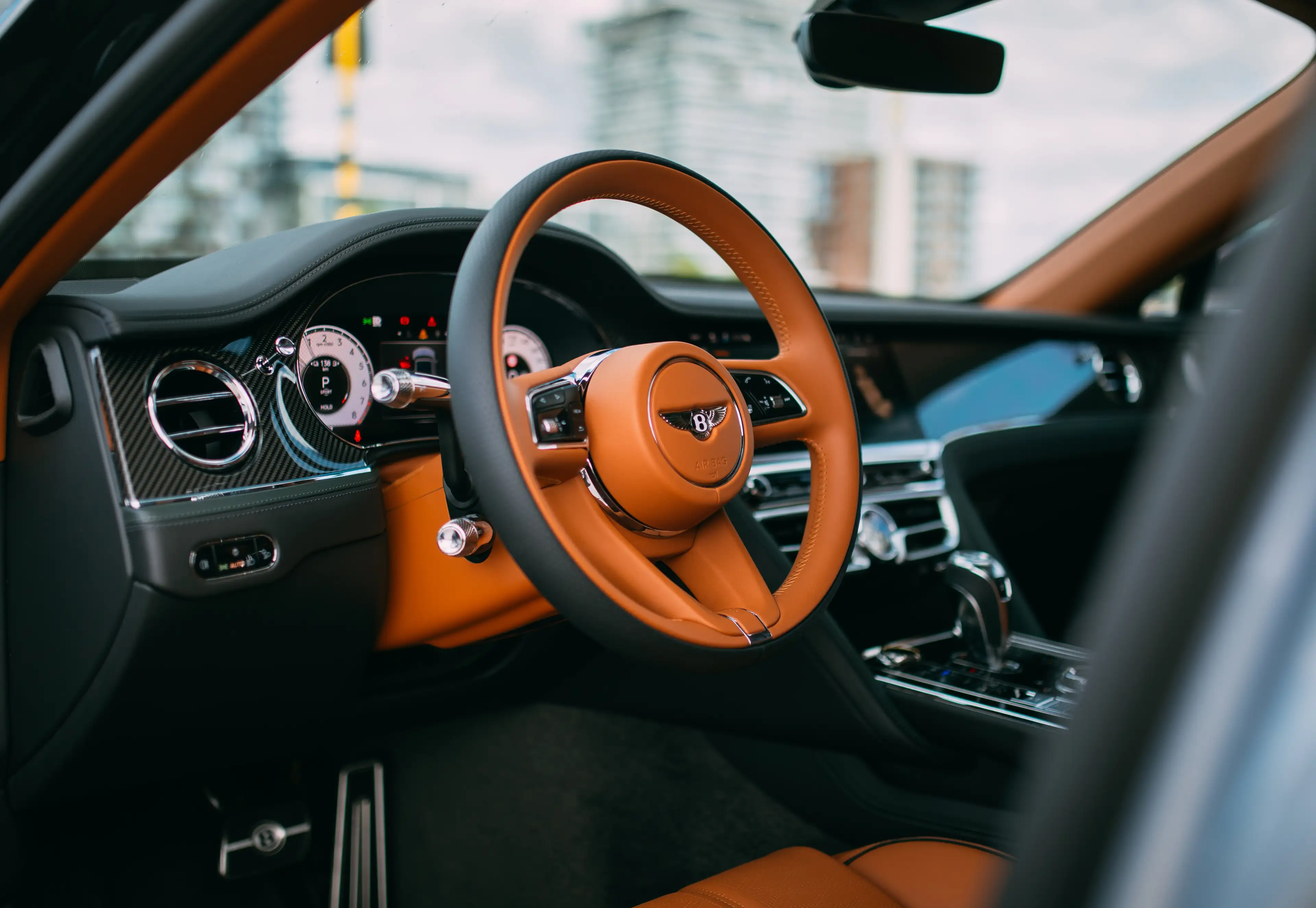Bentley Flying Spur New Flying Spur V8 PHEV Mulliner — photo 14