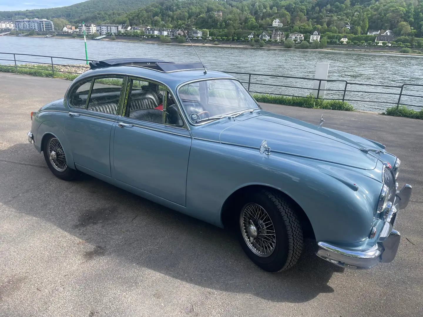 Jaguar MK II 3,4 Ltr , RHD, Blau - 1