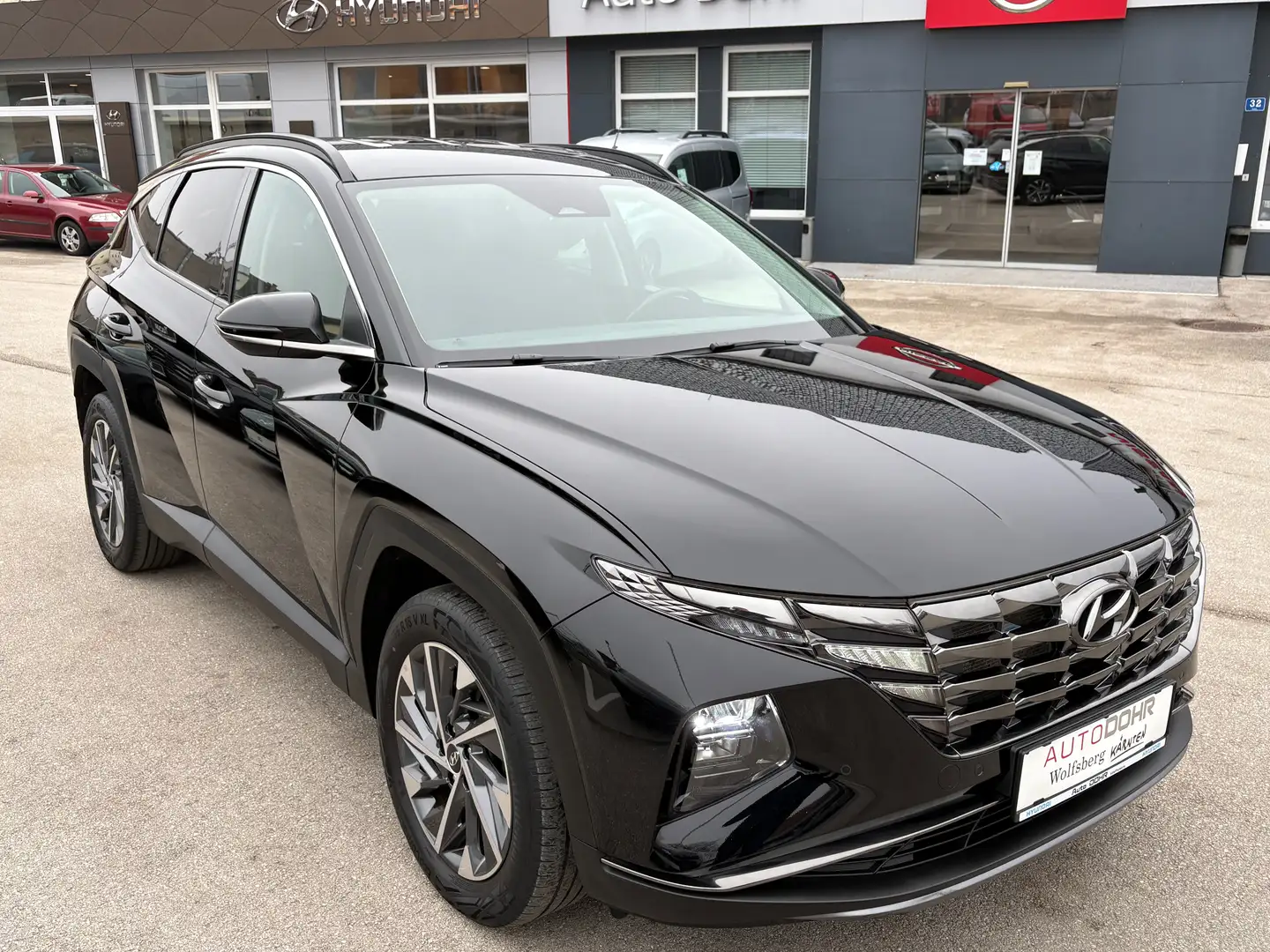 Hyundai TUCSON Tucson 1,6 CRDI 4WD 48V Trend Line DCT Schwarz - 1