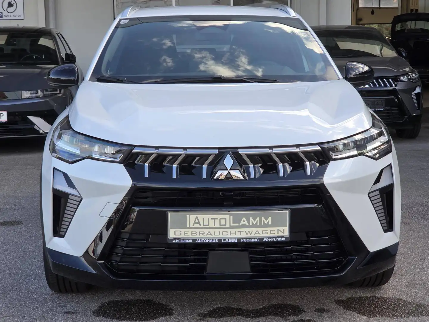 Mitsubishi ASX ASX 1,6 HEV Invite S+C AT 25 Weiß - 1