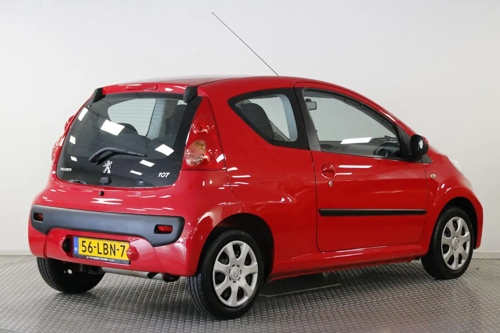 Peugeot 107 1.0-12V Sublime Airco | Elek. ramen | Bluetooth | Rood - 2