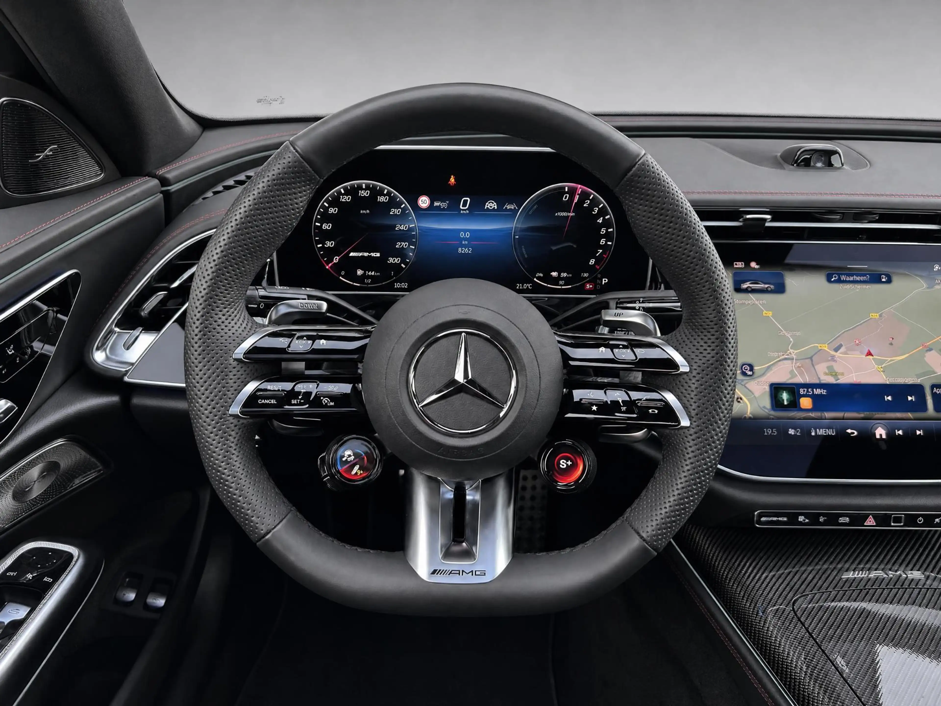 Mercedes-Benz E 53 AMG 4MATIC+ — photo 11