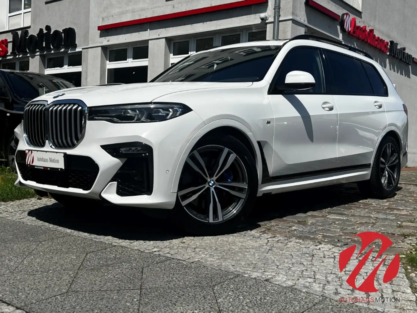 BMW X7 xDrive 40d M Sport PANO LUFT HUD 360° 7-Sitzer LED Weiß - 2