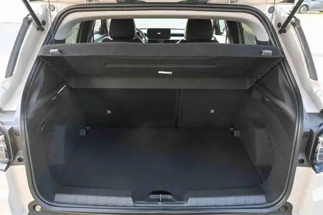 Jeep Avenger view 9