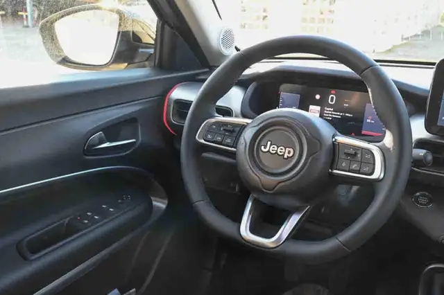 Jeep Avenger view 20
