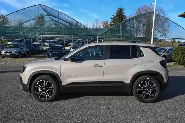 Jeep Avenger view 8