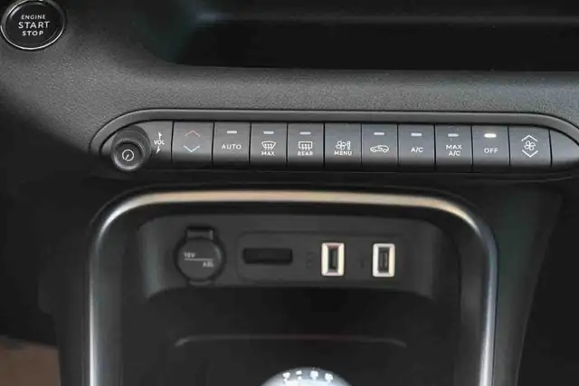 Jeep Avenger view 19