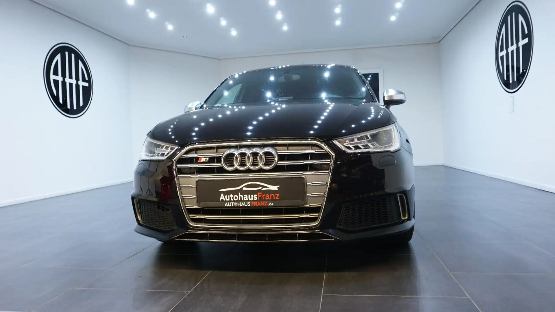 Audi S1 Sportback 2.0 TFSI quattro*NAV*PDC*SHZ*1 HAND Schwarz - 2