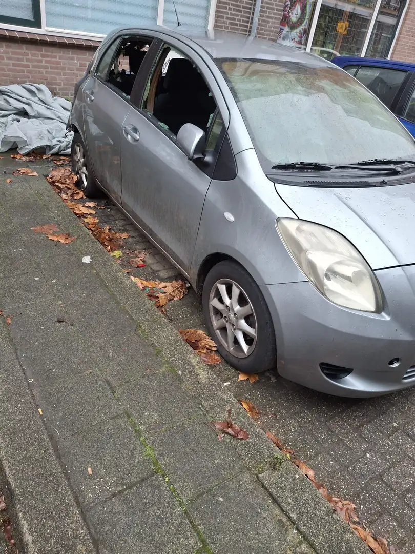 Toyota Yaris Yaris 1.3 VVTi Sol - 2