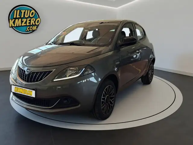 Lancia Ypsilon My24 402 Platino  1.0