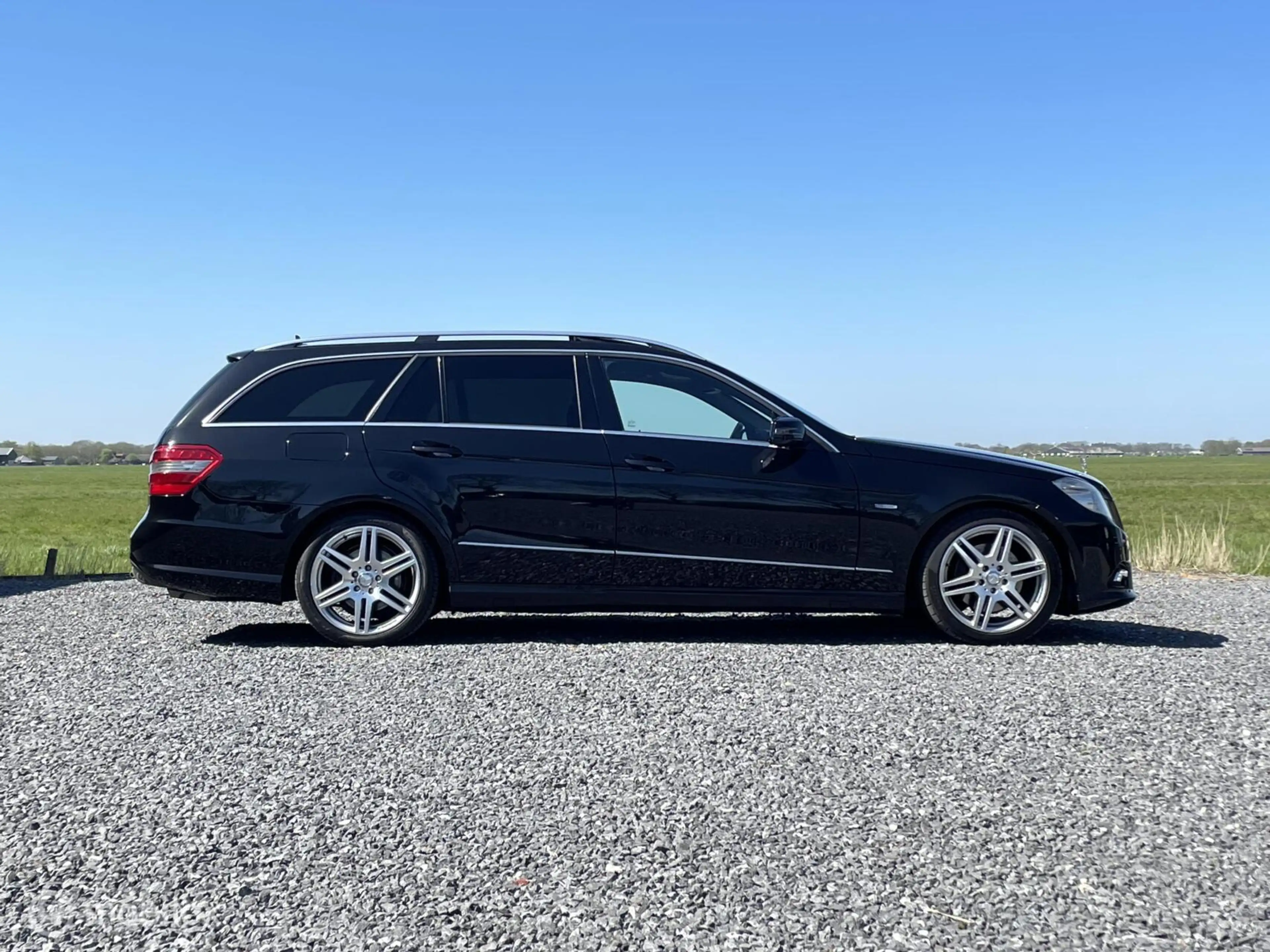 Mercedes-Benz E 250 Estate Avantgarde //AMG / KEURIG / LED — photo 12