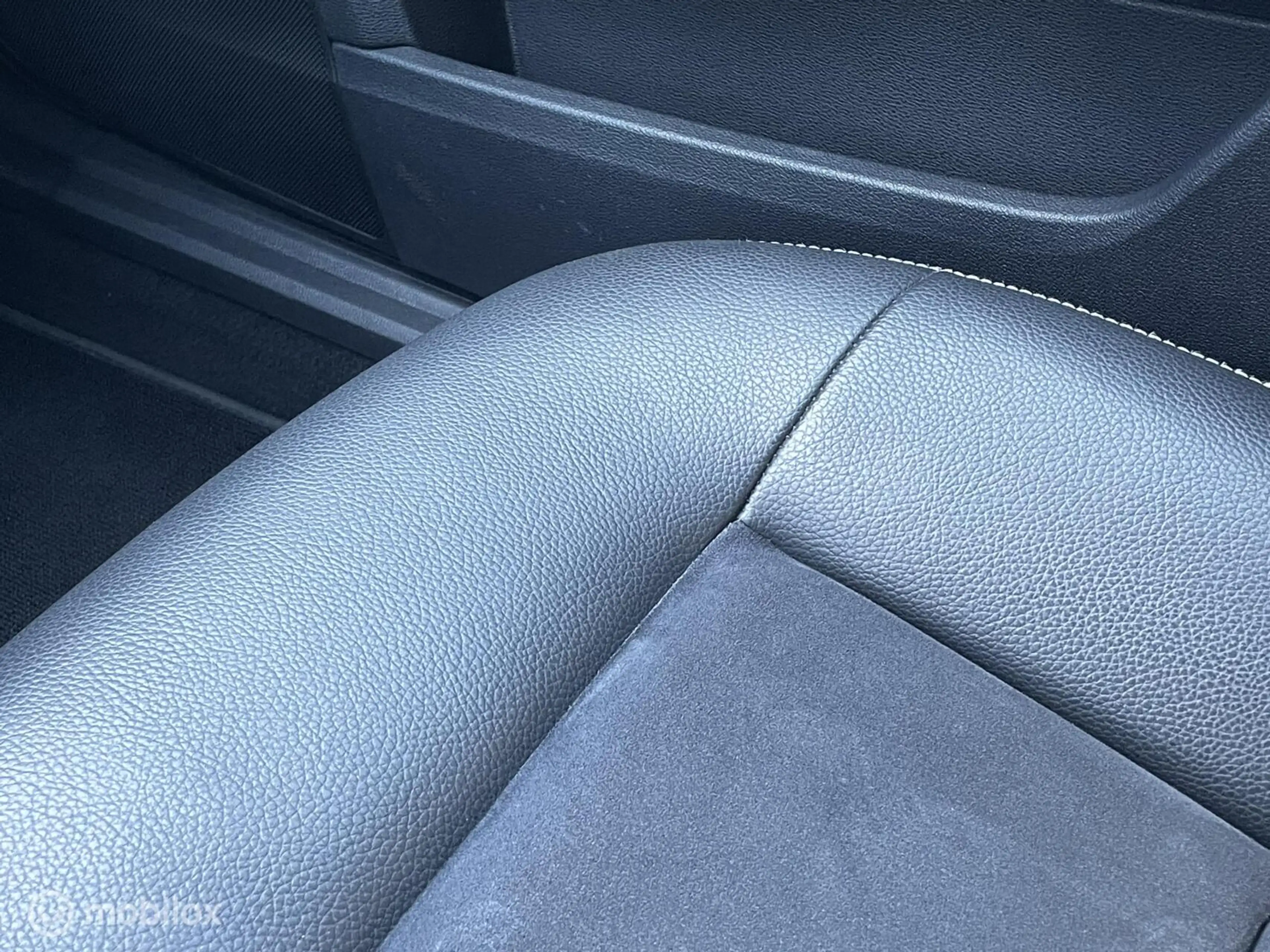 Mercedes-Benz E 250 Estate Avantgarde //AMG / KEURIG / LED — photo 42