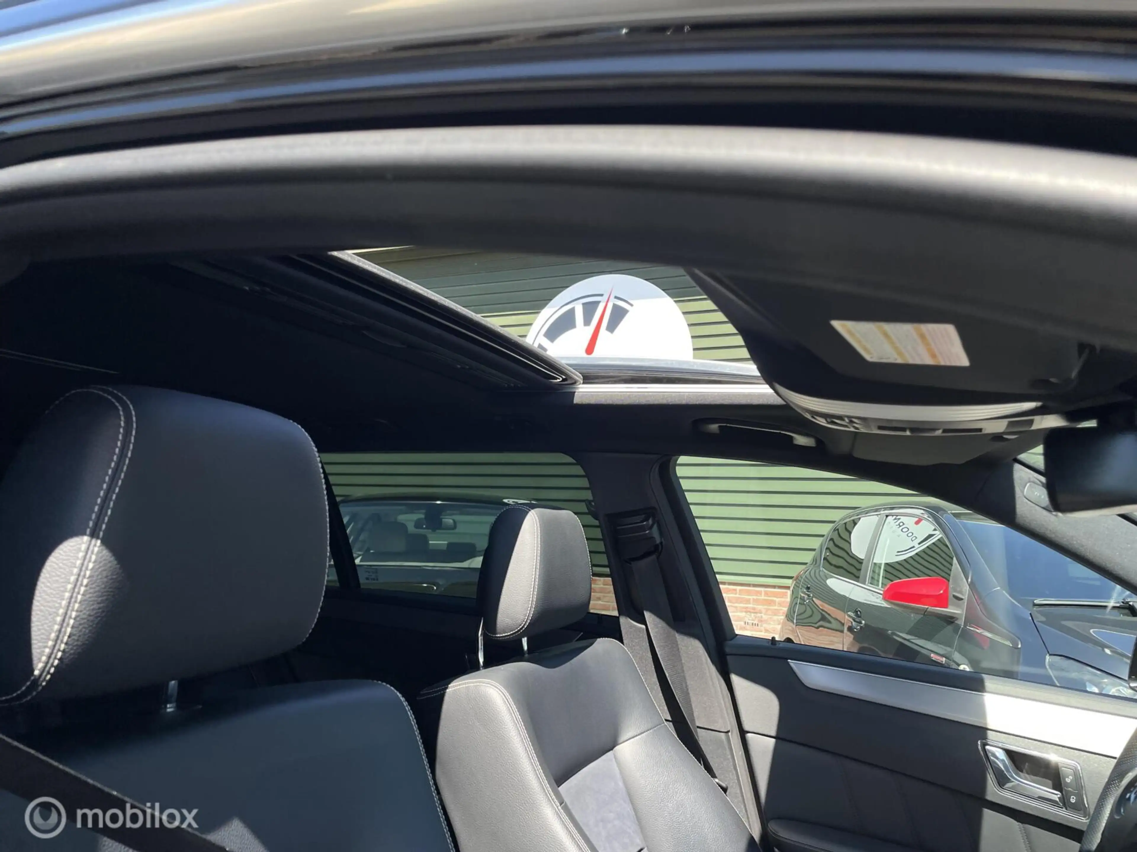 Mercedes-Benz E 250 Estate Avantgarde //AMG / KEURIG / LED — photo 43