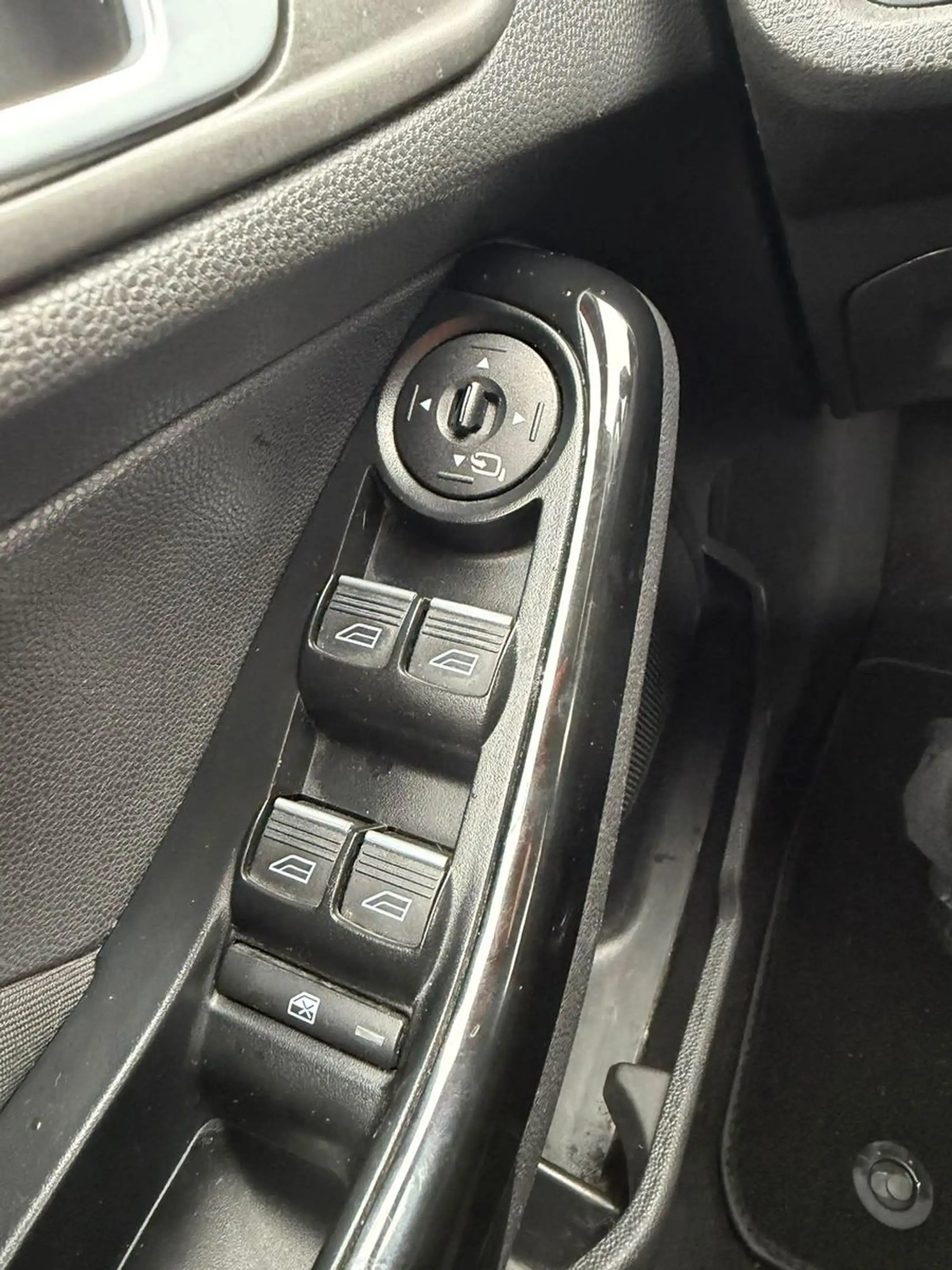 Ford Fiesta Titanium/TÜV05.28/KLIMA/PDC/EURO6/SHZ — photo 13