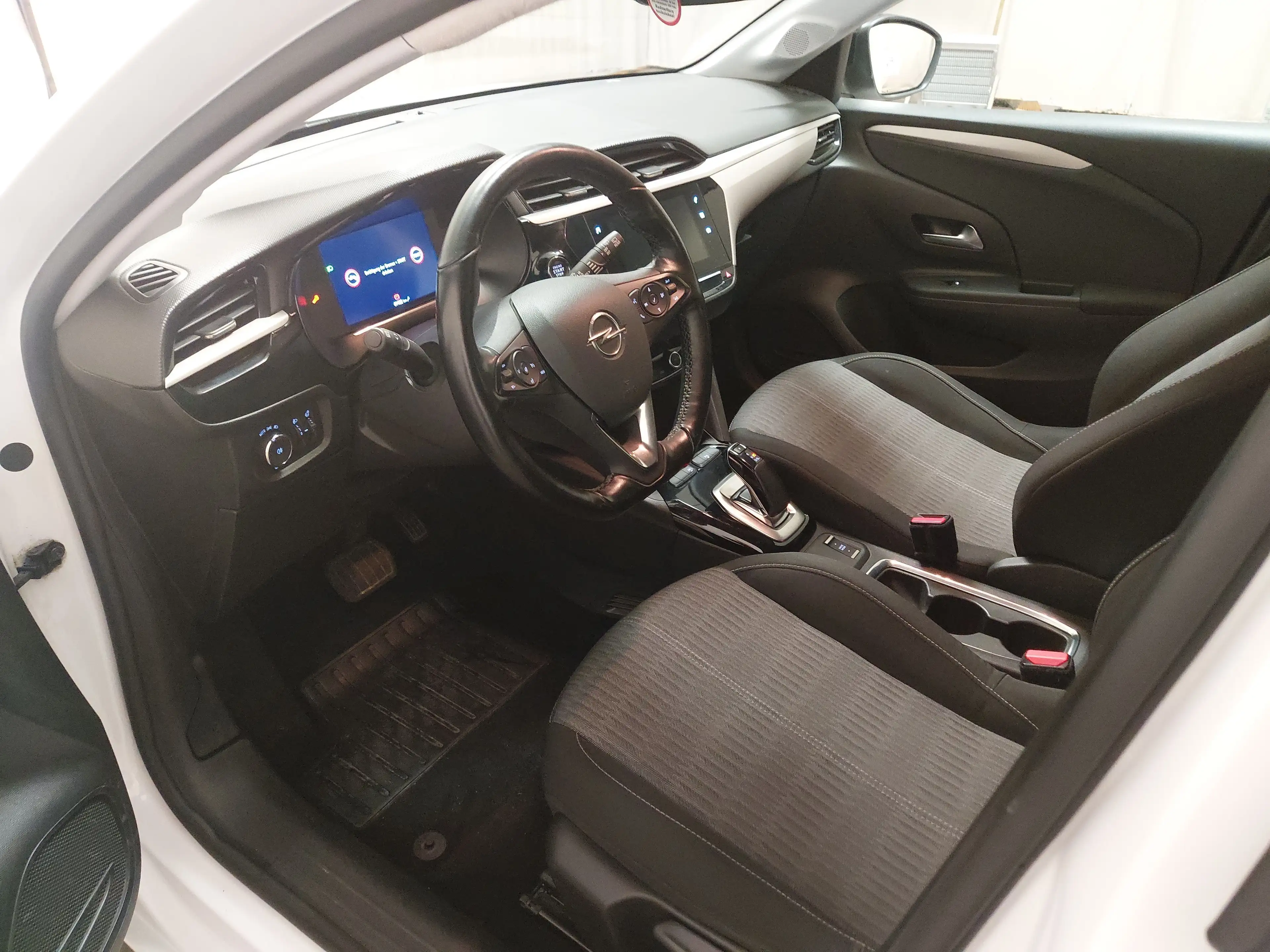 Opel Corsa-e Edition Navi LED RFK SHZ — photo 6