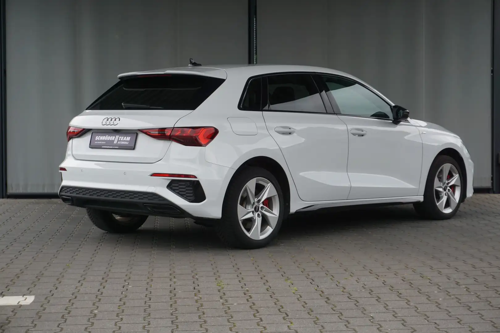 Audi A3 Sportback 45 TFSI e S line Navi ACC AHK LED RFK Weiß - 2