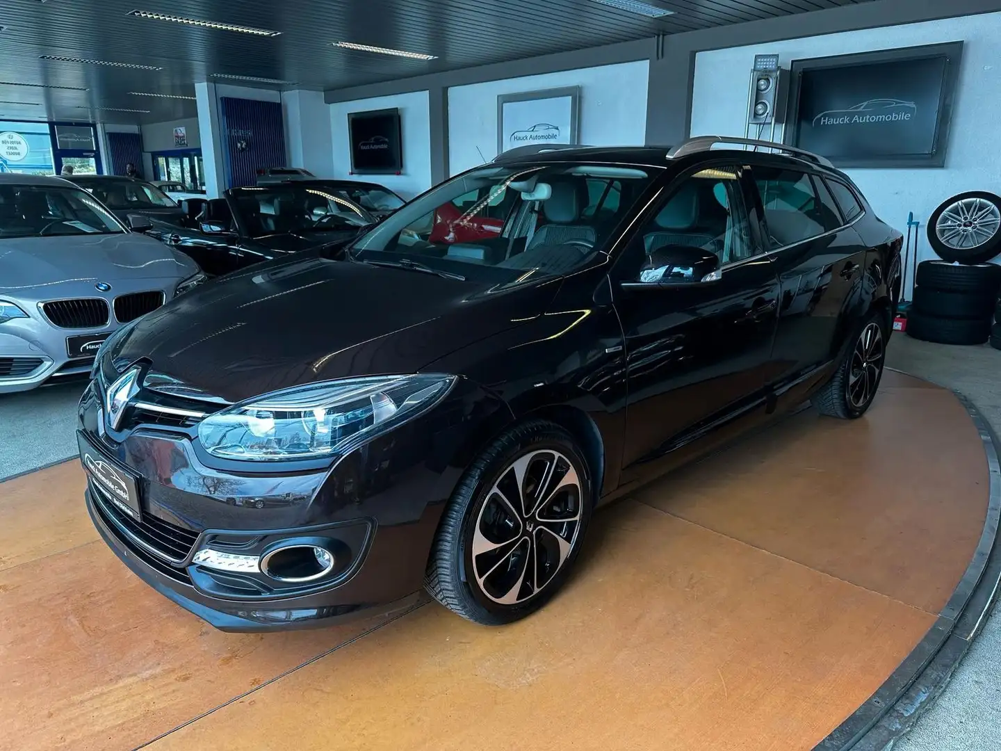 Renault Megane Grandtour BOSE/TLEDER/SHZ/NAVI/PDC/AHK Braun - 1