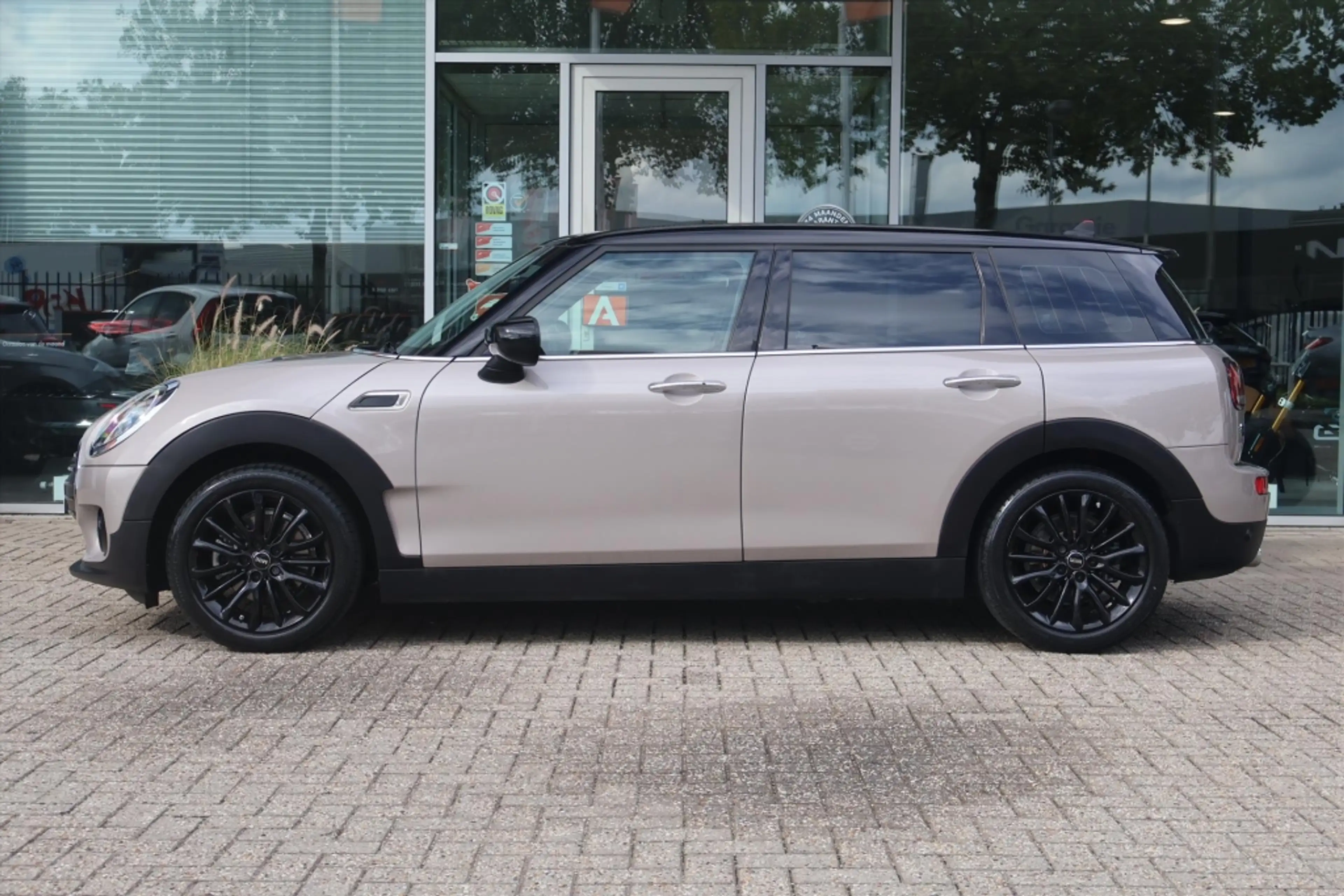 MINI Cooper Clubman Mini (f54) 1.5 Business Edition 136pk | Camera | V — photo 13