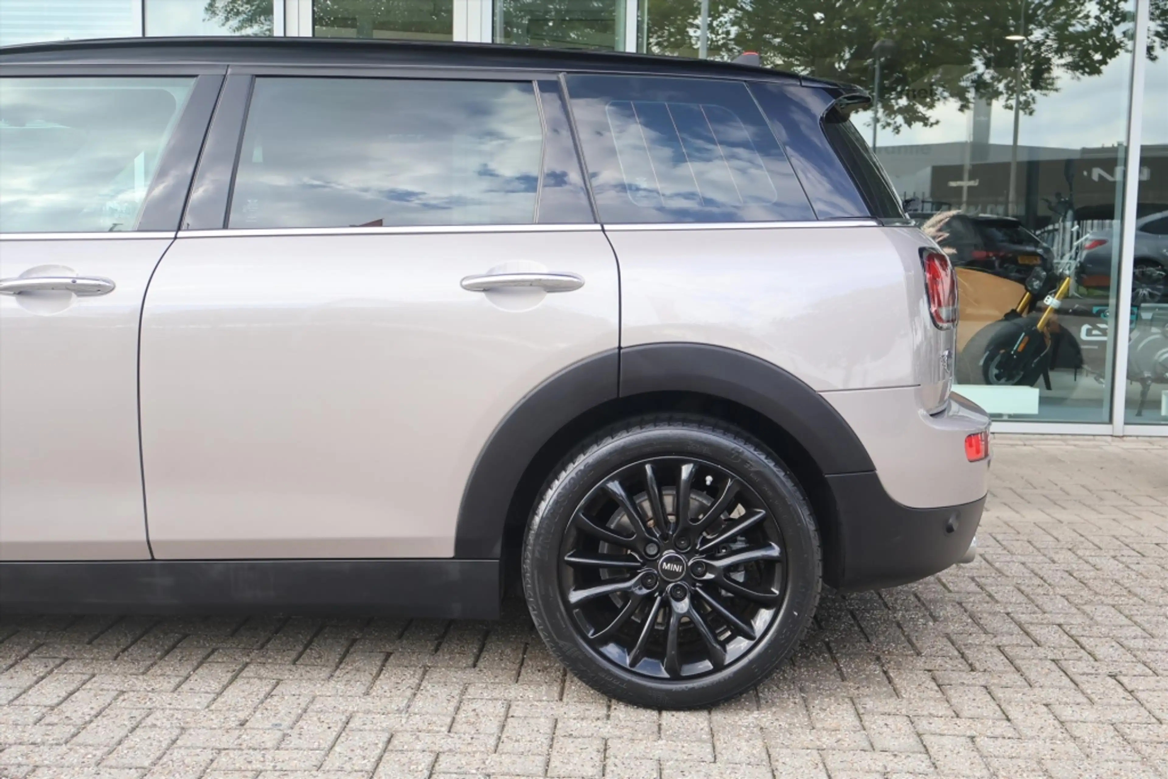 MINI Cooper Clubman Mini (f54) 1.5 Business Edition 136pk | Camera | V — photo 30