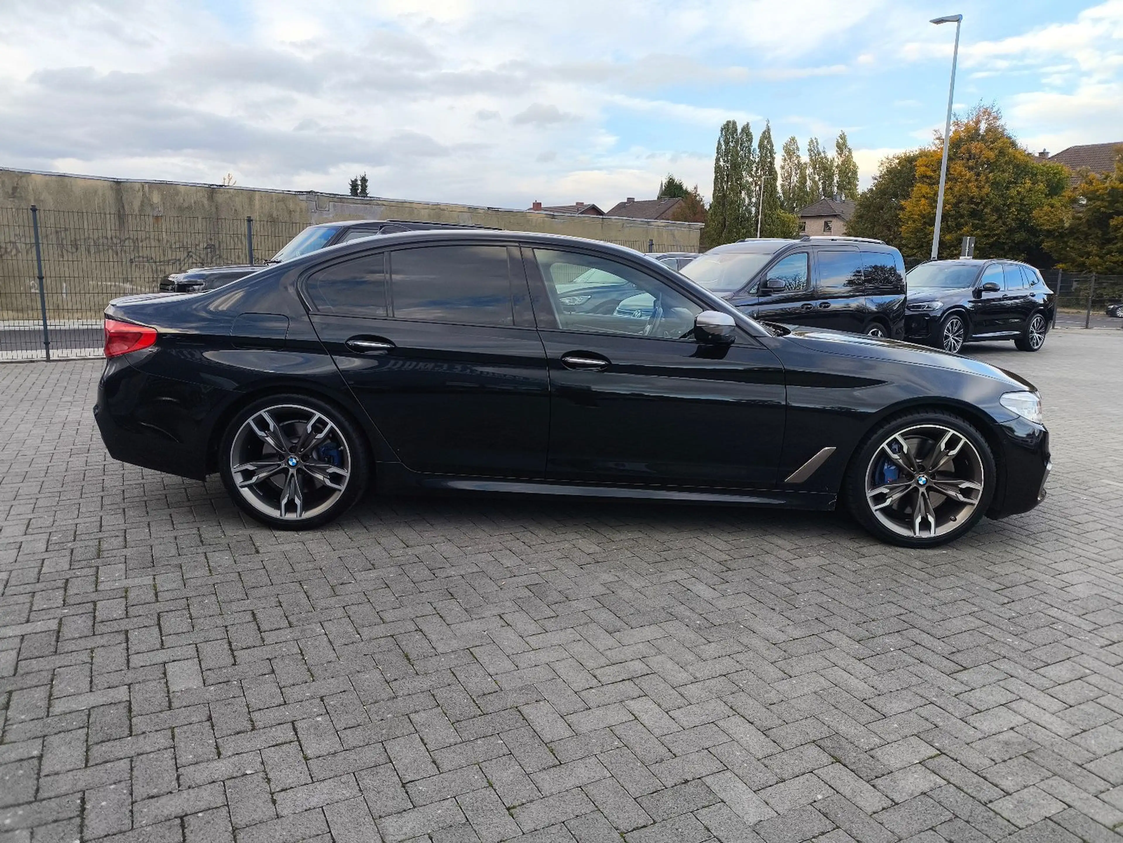 BMW 550 i xDrive,LEDER,KLIMA,SITZHEIZUNG — photo 4