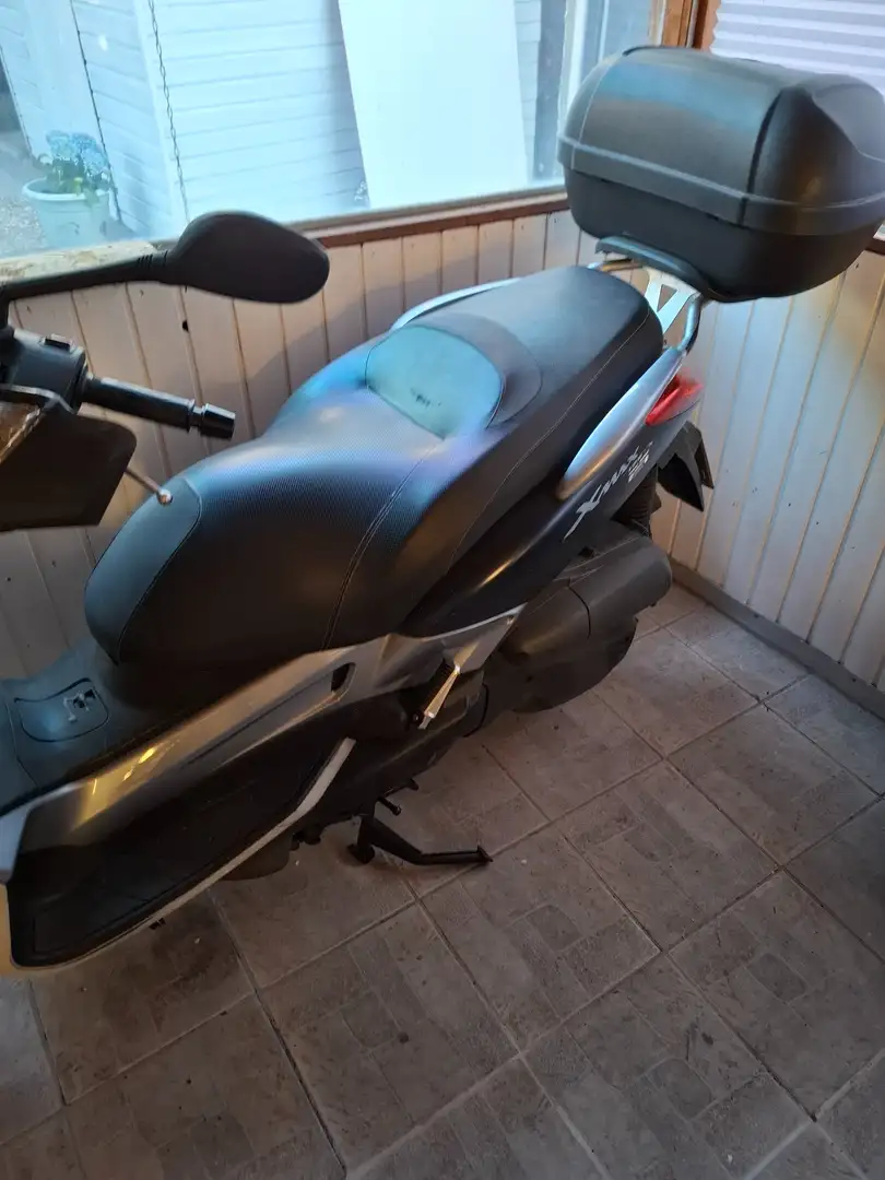 Yamaha X-Max 125 Yp125r Schwarz - 2
