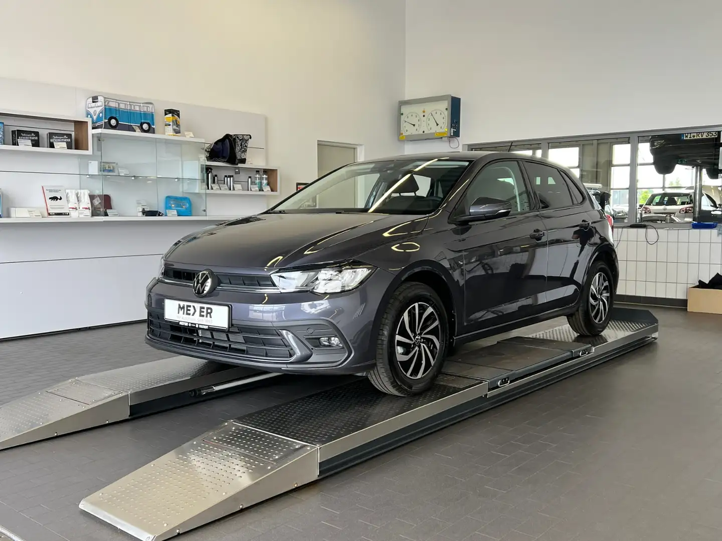 Volkswagen Polo Life 1.0 TSI *LED,App Connect,PDC,Kamera,LM'-15* Grau - 2