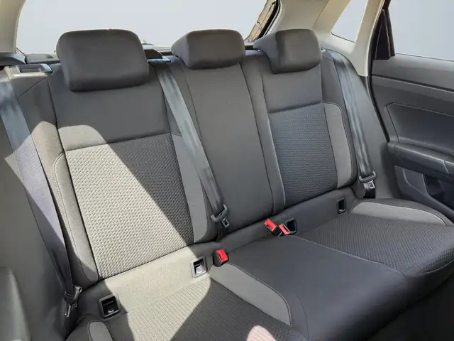 Volkswagen Polo view 11