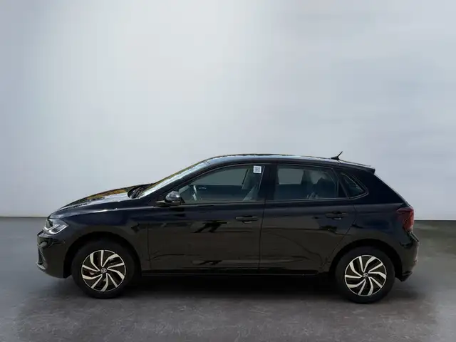Volkswagen Polo view 3