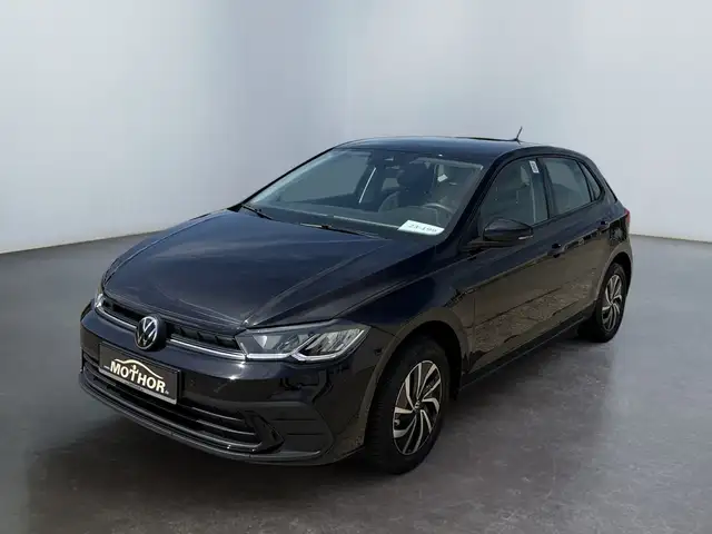 Volkswagen Polo view 2