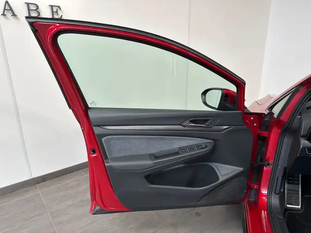 Volkswagen Golf view 6