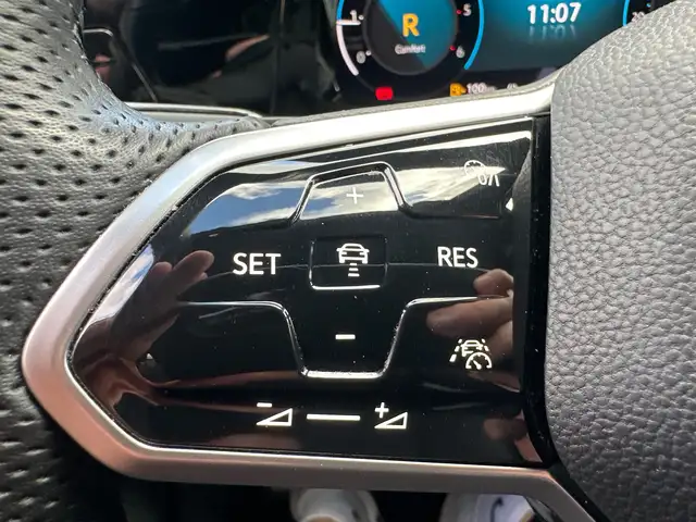 Volkswagen Golf view 13