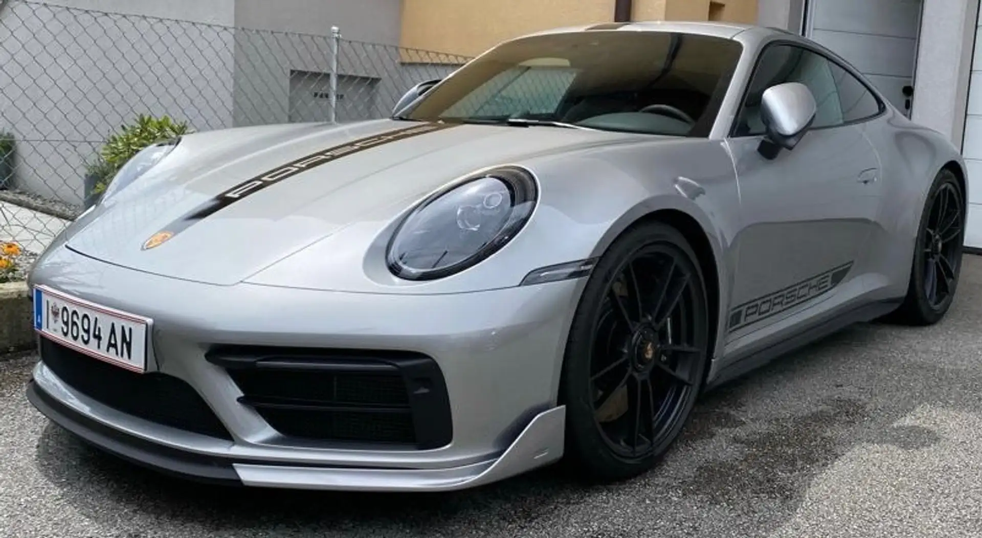 Porsche 911 GTS Silber - 1