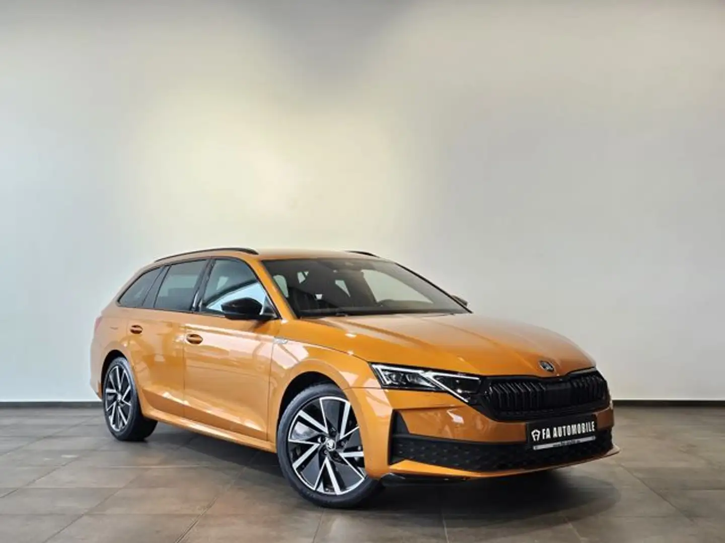 Skoda Octavia 2.0 TDI Sportline Matrix Virtual HuD 18" Arancione - 2