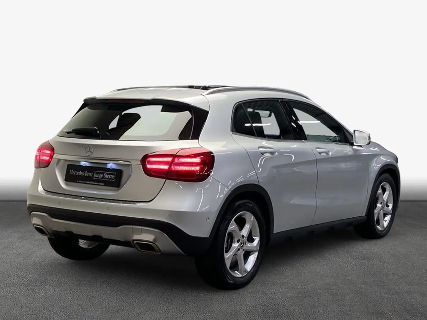 Mercedes-Benz GLA 200 GLA Silber - 2