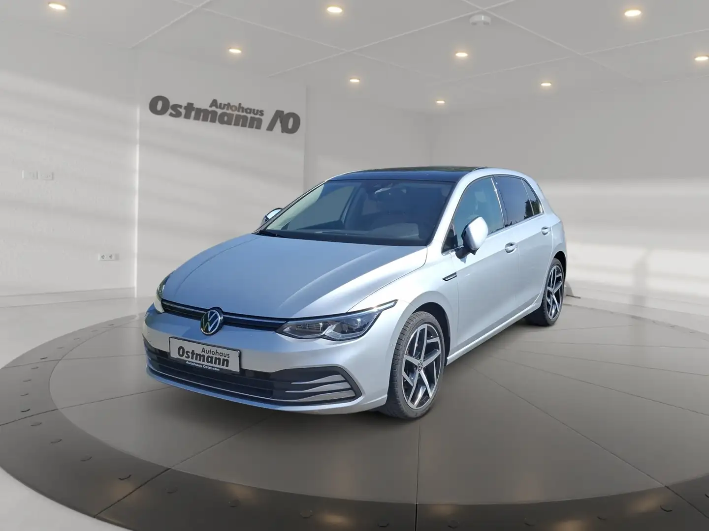 Volkswagen Golf VIII 1.5 TSI Style Massage Pano 4xSHZ Navi Zilver - 1