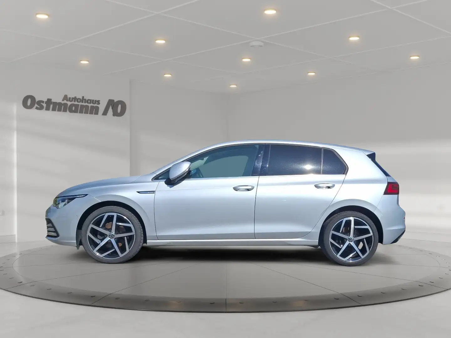 Volkswagen Golf VIII 1.5 TSI Style Massage Pano 4xSHZ Navi Zilver - 2